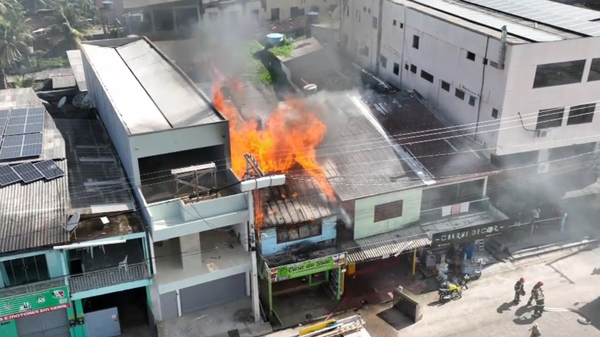 Incêndio destrói loja de bolos em Breves, no Marajó; VÍDEO