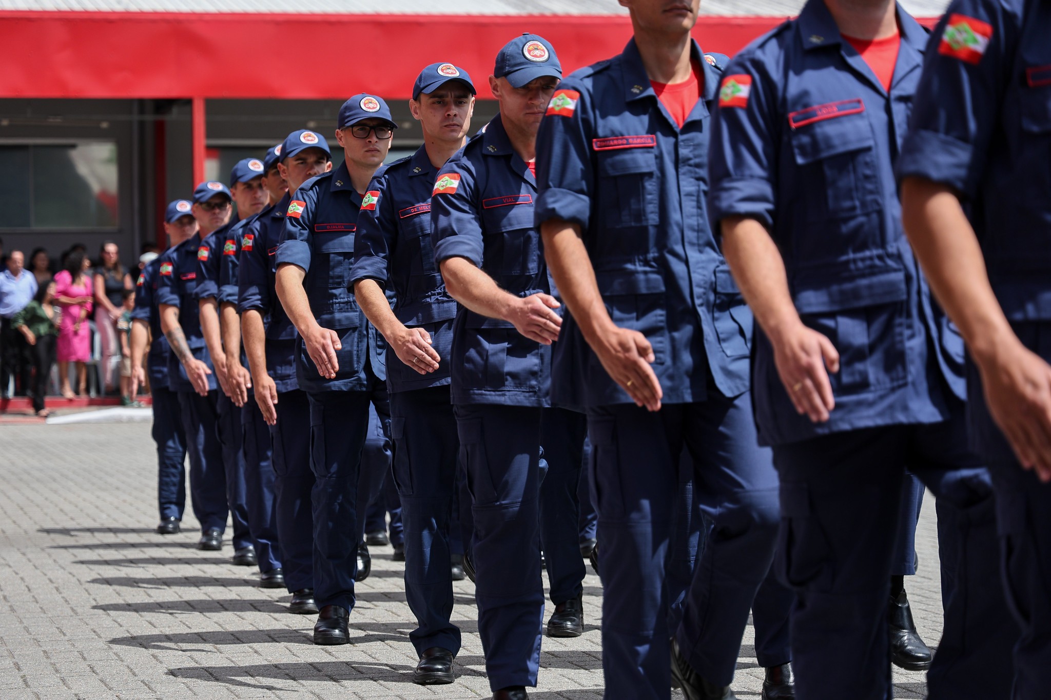 Salários de até 19 mil: Bombeiros de SC abrem processo seletivo com vagas temporárias