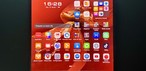 Huawei Mate XT Ultimate Design com a primeira dobra aberta, em formato de mini tablet
