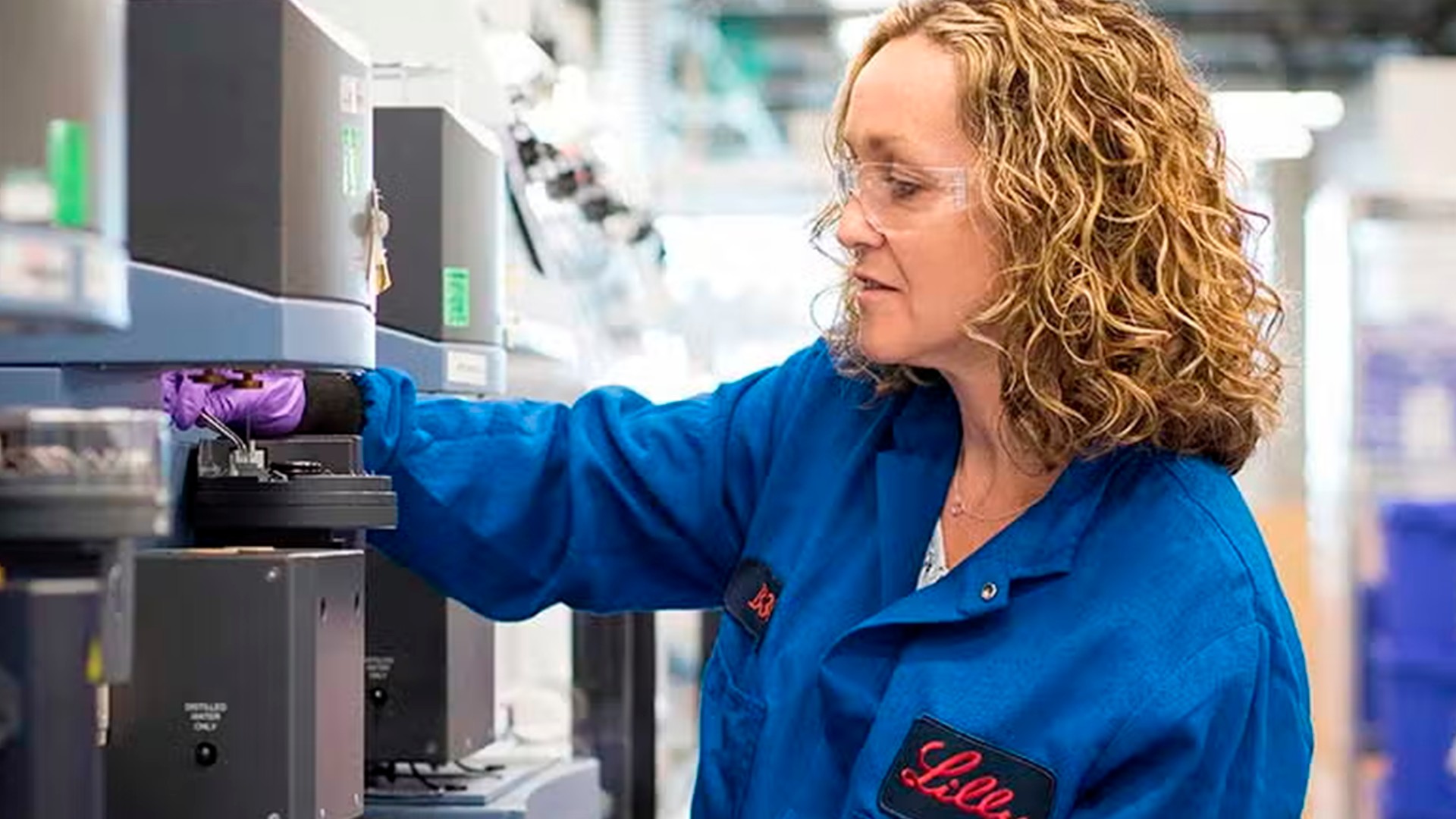 Medicamentos para perda de peso e sua manipulação em massa sem controle: relatos expõem riscos do consumo de versões ilegais