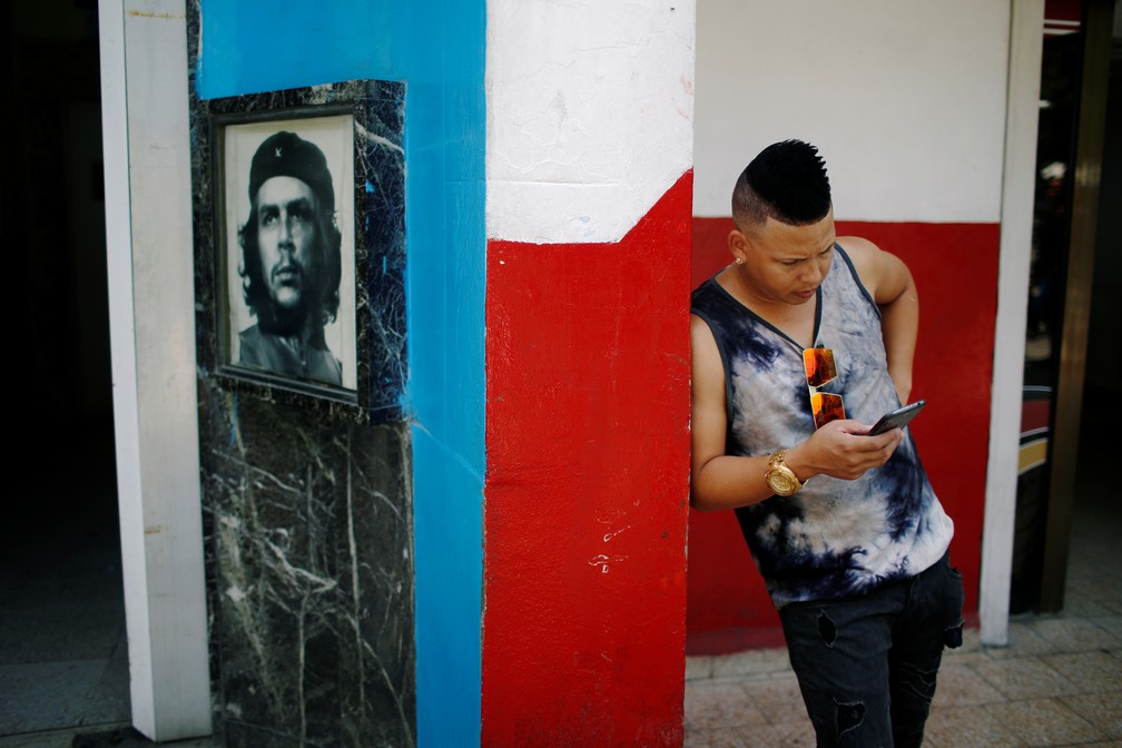 Cuba vai disponibilizar acesso total à Internet aos seus cidadãos nos  telemóveis - Angola24Horas - Portal de Noticias Online