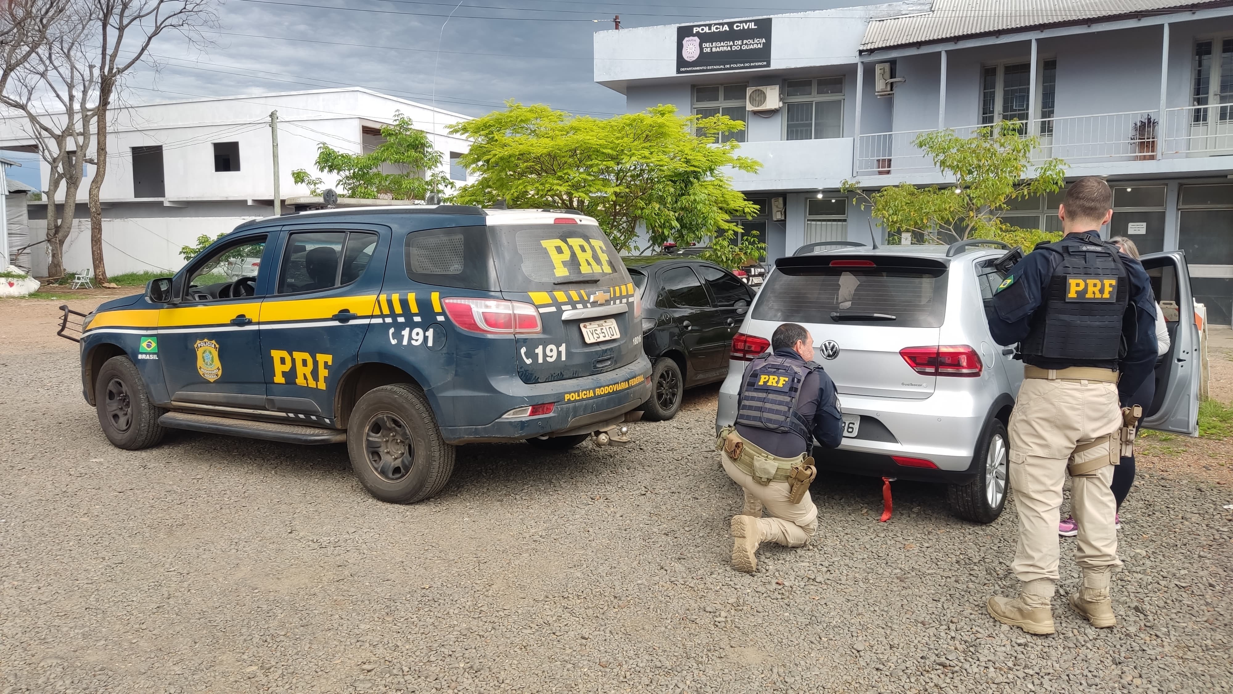 Uruguaia é presa em veículo roubado há seis anos com placas clonadas, diz PRF