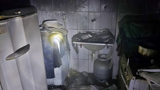 Apartamento em condomínio é incendiado pelo filho do dono do imóvel em Poços de Caldas, MG