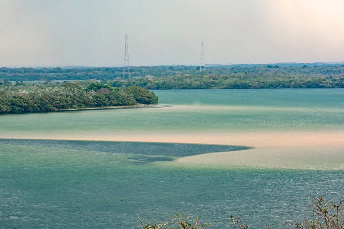 Banhistas ficam feridos após serem atingidos por moto aquática em ilha no Rio Paraná 