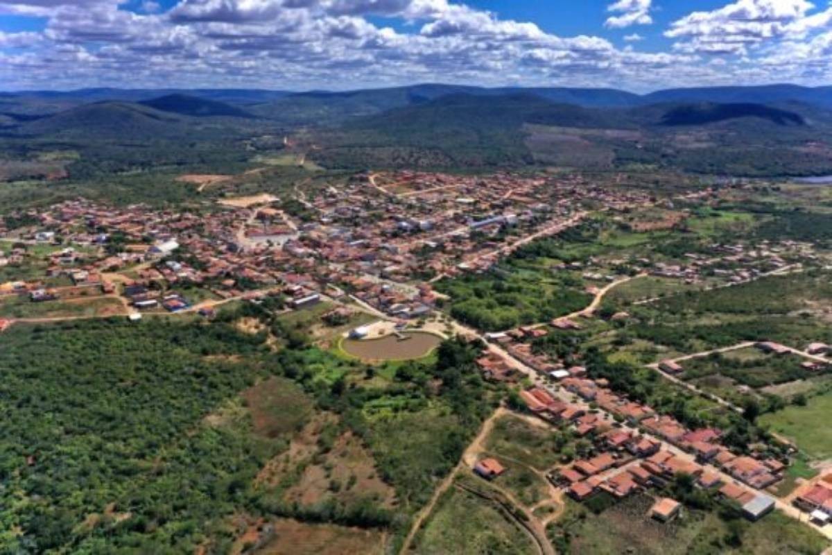 MP-BA ajuíza ação civil contra ex-prefeito de cidade da Bahia por elaboração e uso de documento falso