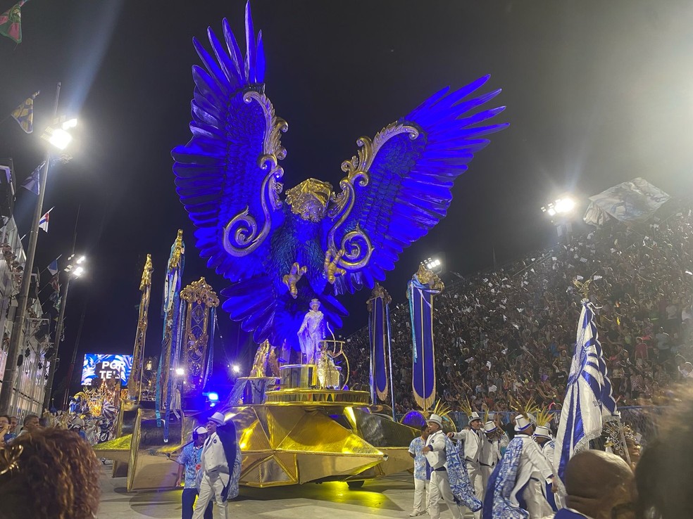 Abertura da Portela no desfile das campeãs do Rio — Foto: g1