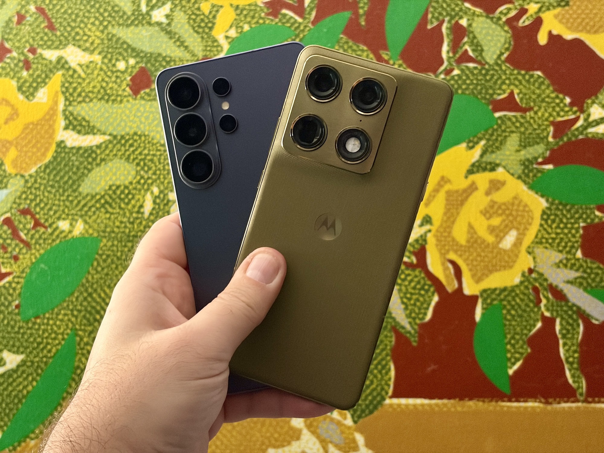 Moto Signature e Galaxy S26 Ultra disputam espaço entre celulares topo de linha; g1 testou