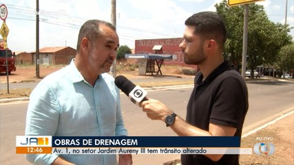 Trânsito no Jardim Aureny III é alterado por causa de obras de drenagem