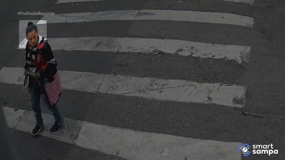 Smart Sampa: mulher foragida foi identificada enquanto trabalhava como vendedora ambulante  — Foto: Reprodução/TV Globo