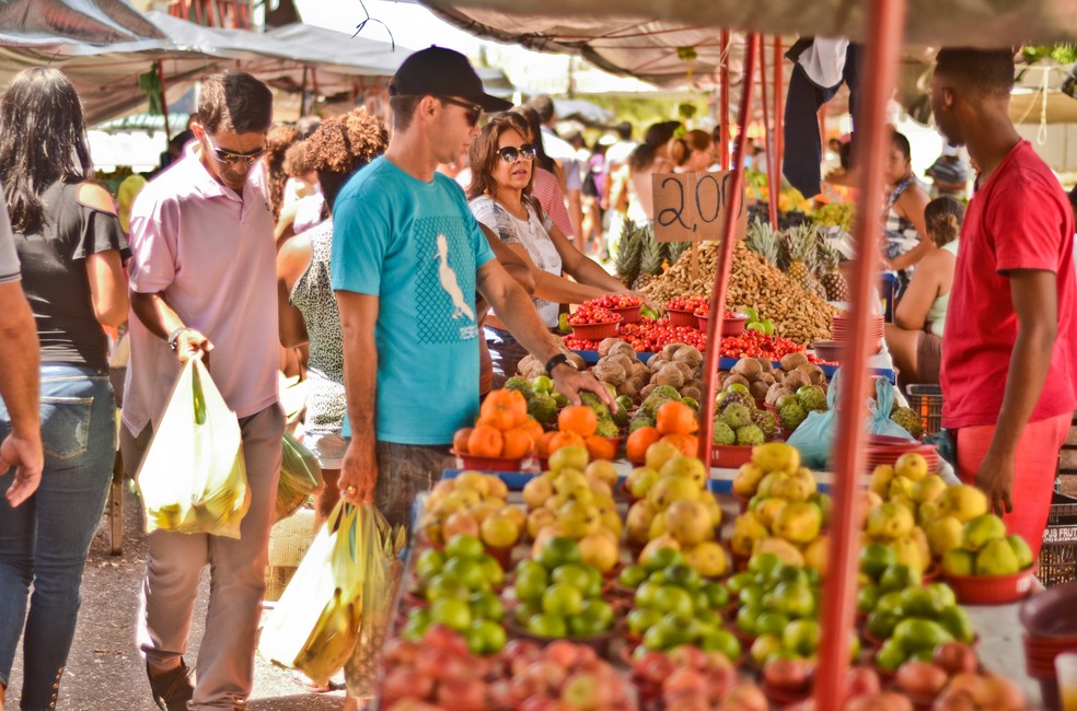 Feiras livres serão antecipadas devido às eleições — Foto: Felipe Goettenauer