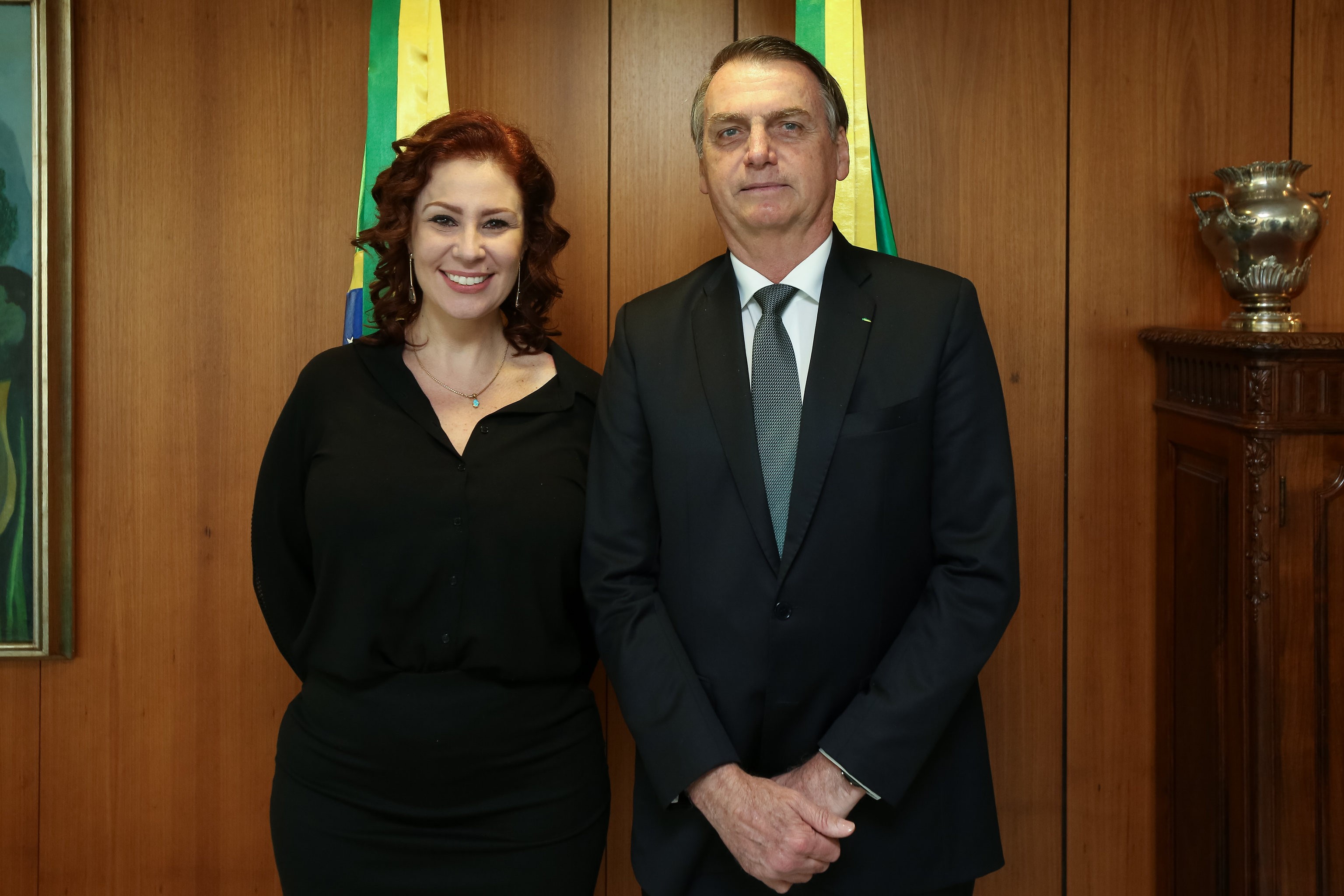 PF intima Bolsonaro para depor também no inquérito contra Zambelli