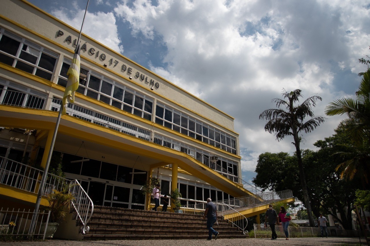 Volta Redonda anuncia concurso público com vagas para nível superior 