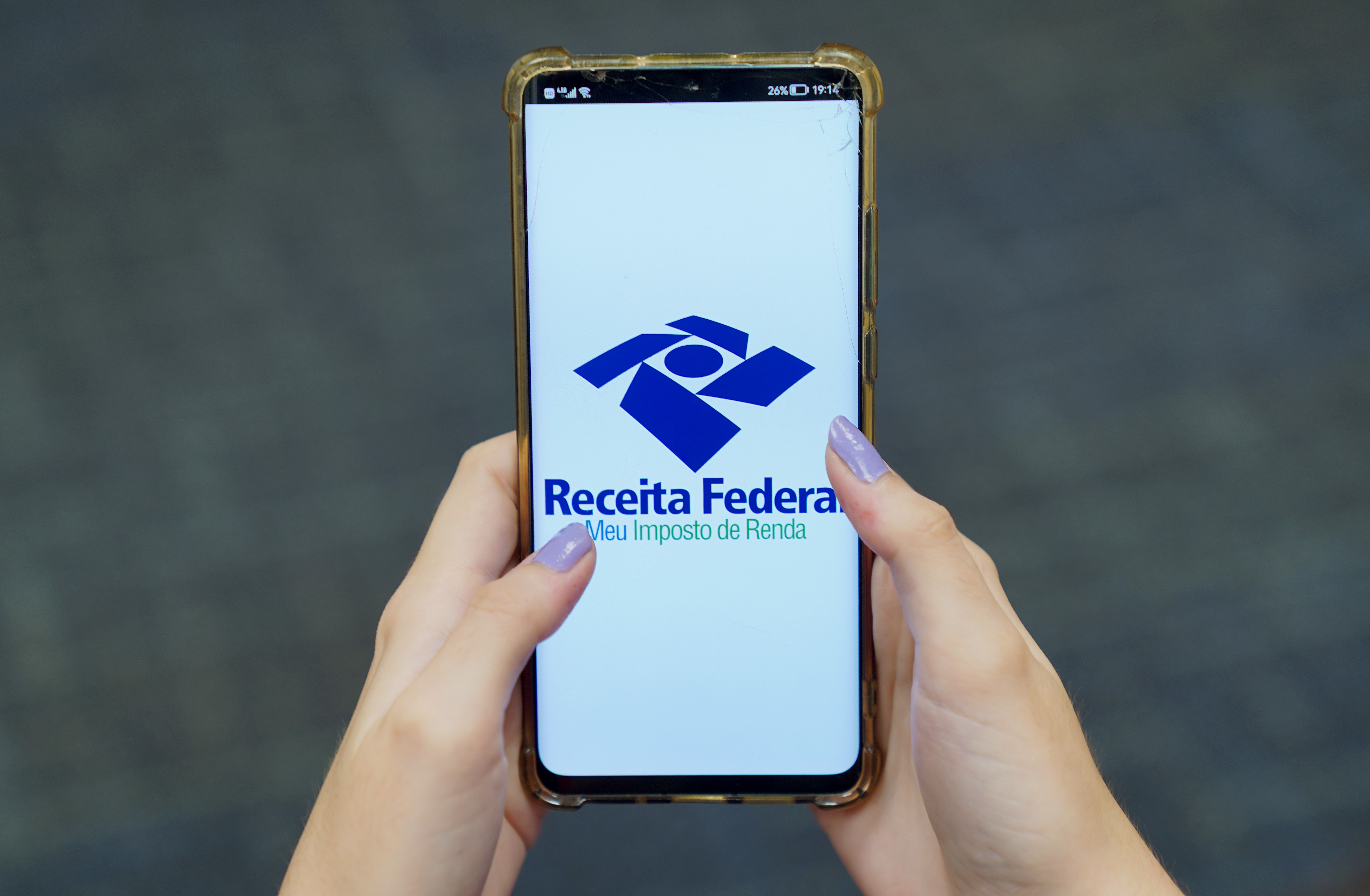 Imposto de Renda: Seu Dinheiro Está Lá? Saiba Como Consultar a Restituição e Receber em Outubro!