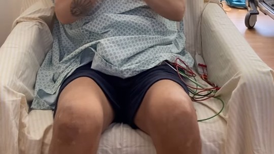 Paciente que aguardava 5 órgãos de um único doador passa pela 1ª etapa do transplante; cirurgia será concluída em fases -
Luiz Perillo, de 35 anos, recebeu parte dos órgãos nesta terça-feira (23) em São Paulo. Ele deve voltar ao centro cirúrgico hoje para receber o rim e, no sábado, passará por novo procedimento para fechamento do abdômen.