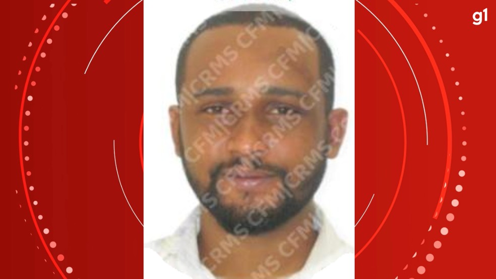 Médico Laurenito Neves Pereira Junior tem 29 anos — Foto: Reprodução/CRM-PR