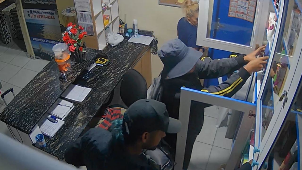 Vídeo mostra assalto a hotel no Centro de Manaus; polícia investiga