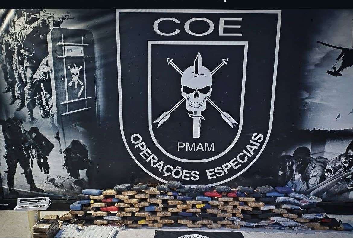 Homem é preso em estacionamento de supermercado em Manaus e polícia apreende mais de 140 kg de maconha