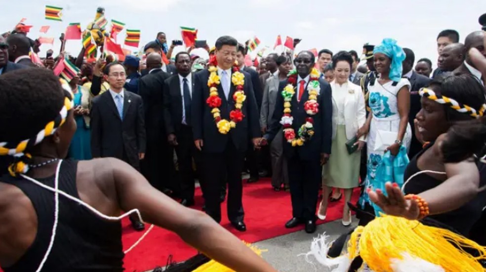 O primeiro-ministro chinês, Xi Jinping, fez cinco visitas a países africanos desde 2013. — Foto: Getty Images via BBC