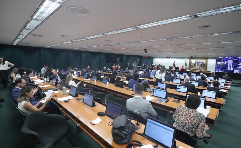 CCJ da Câmara aprovou projeto em sessão realizada nesta terça-feira (31). — Foto: Zeca Ribeiro/Câmara dos Deputados