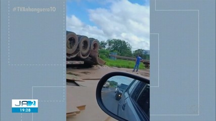 Micro-ônibus de banda de forró toma no interior do Tocantins e deixa seis feridos