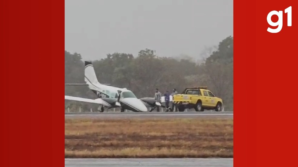 Aeronave teve um problema no momento do pouso — Foto: Reprodução