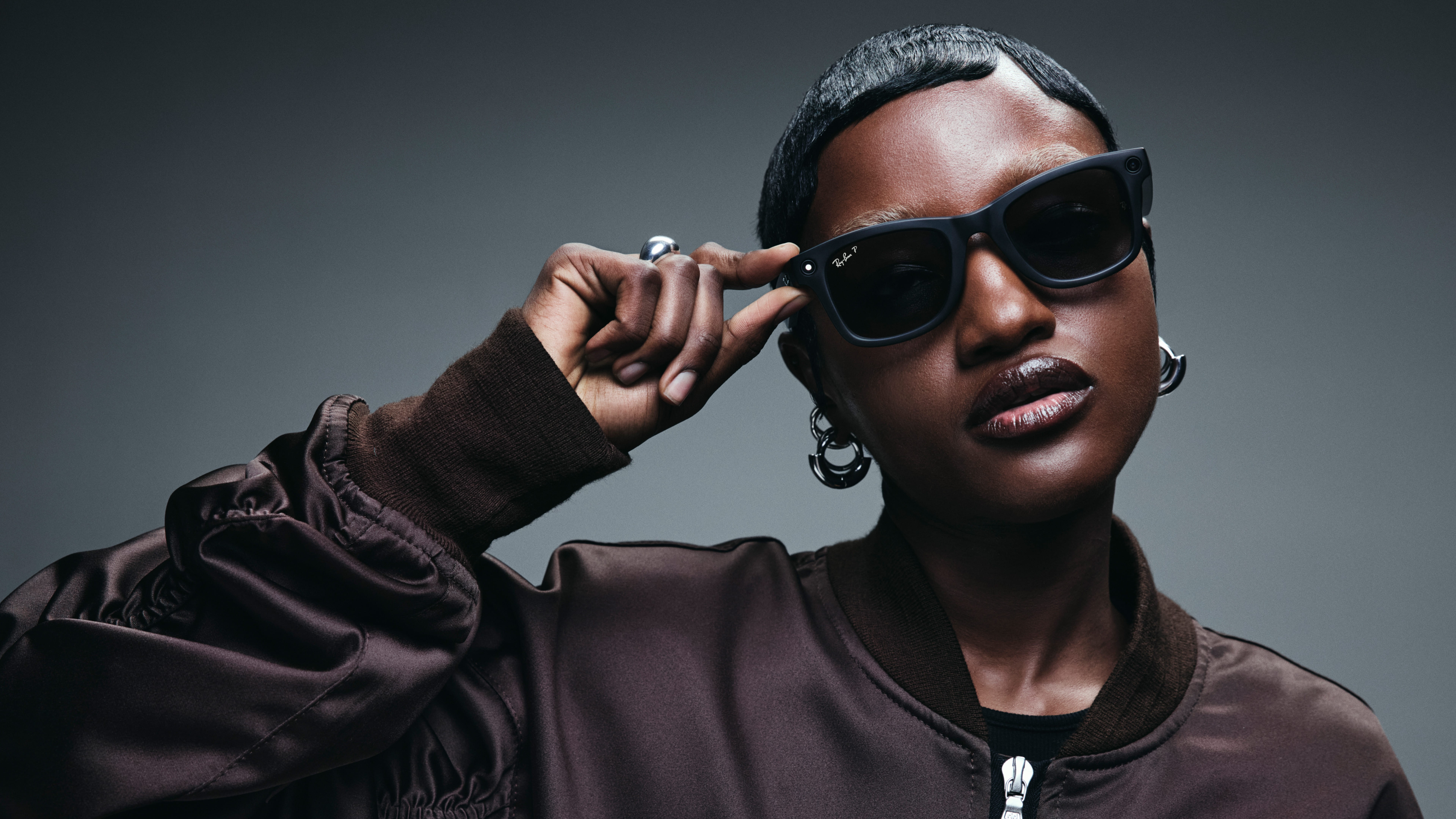 Ray-Ban Meta: dona do Instagram lança novos óculos inteligentes no Brasil