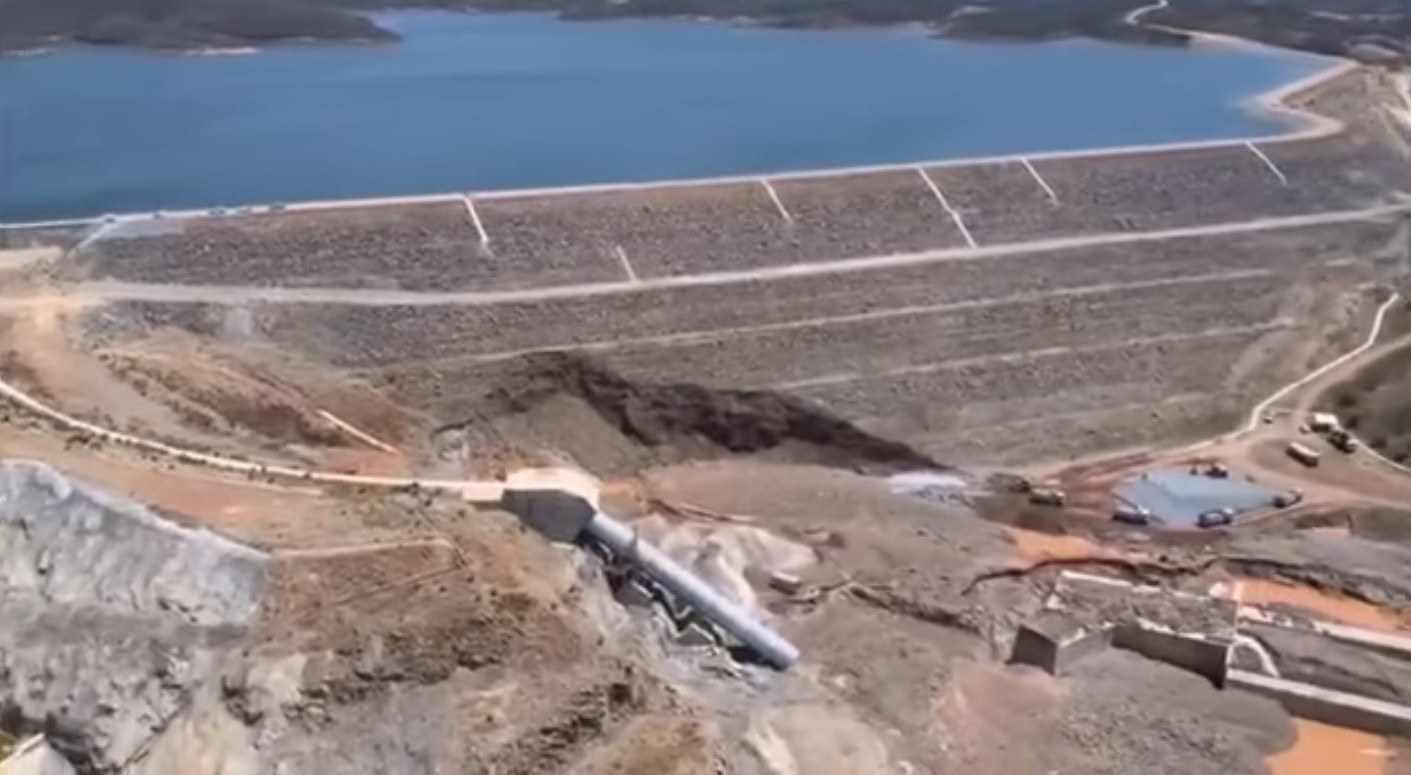 É #FAKE vídeo que mostra seca e sugere falta de água em barragem no Ceará