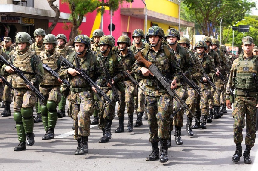 Mais de 7 mil pessoas vão participar do desfile da Independência neste sábado em São José; veja a programação