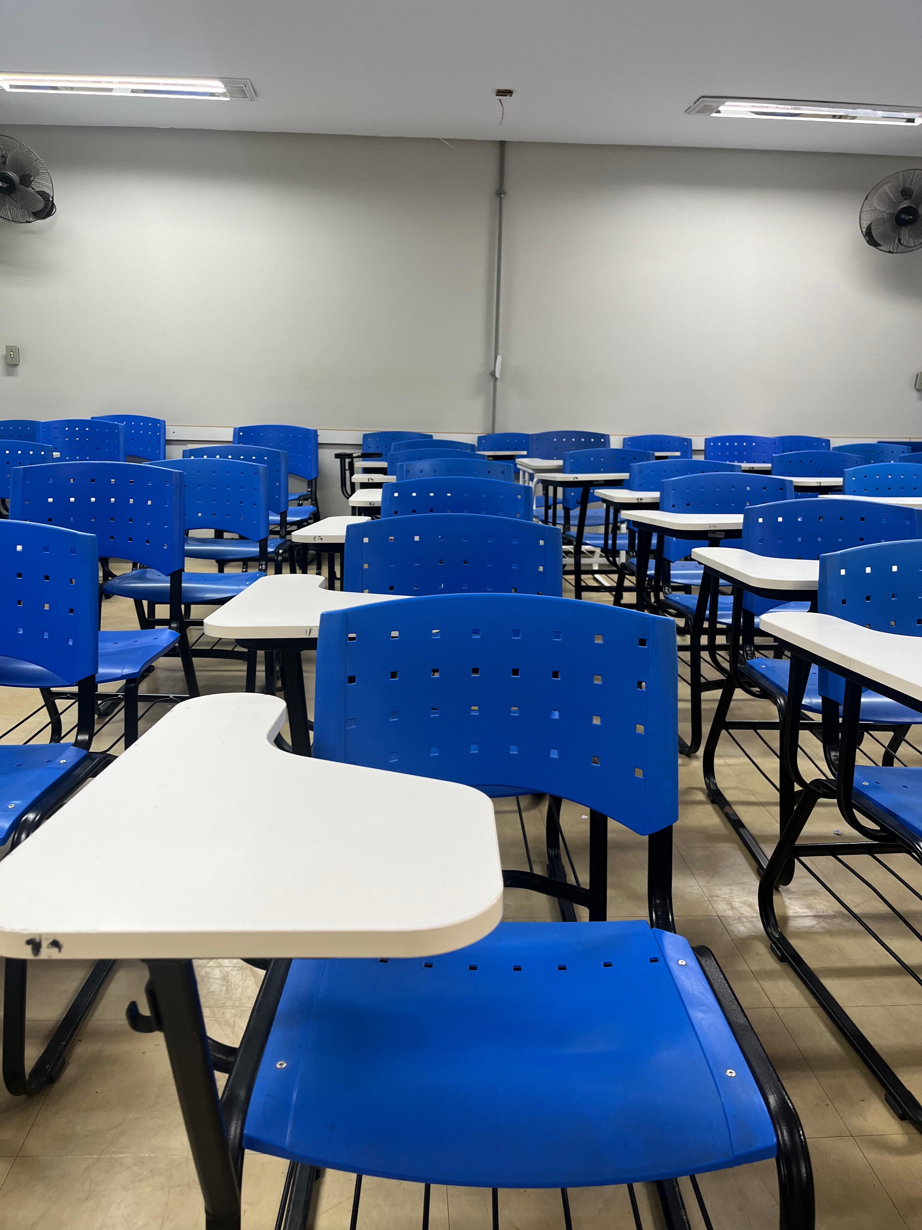 Após 23 anos trabalhando na UnB, funcionária passa em vestibular e vai cursar Letras na universidade
