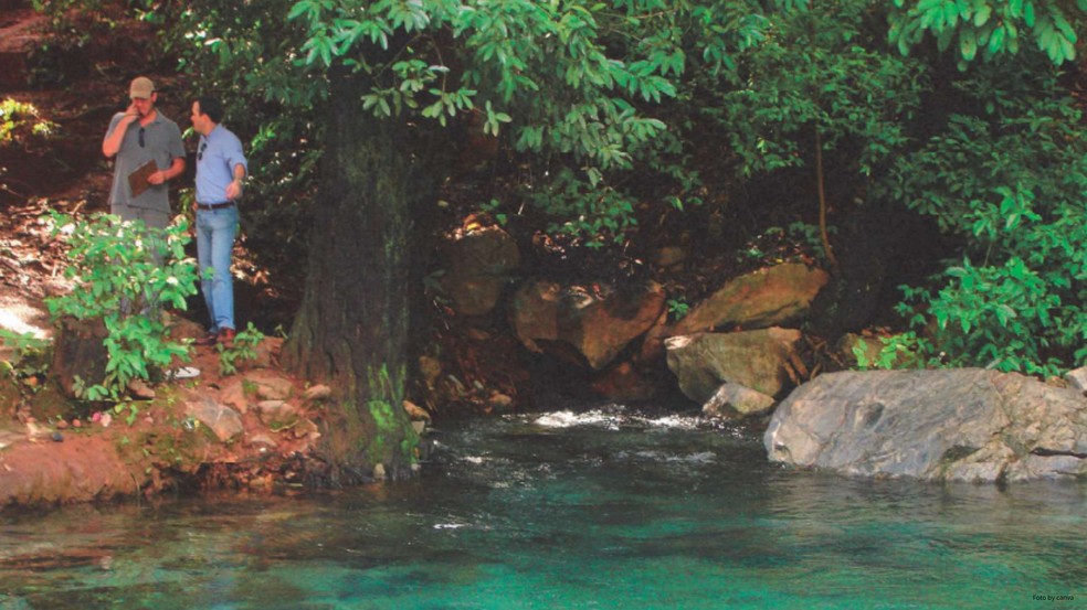 MPTO identificou área com solo exposto e sedimentos no poço da nascente — Foto: Divulgação/MPTO