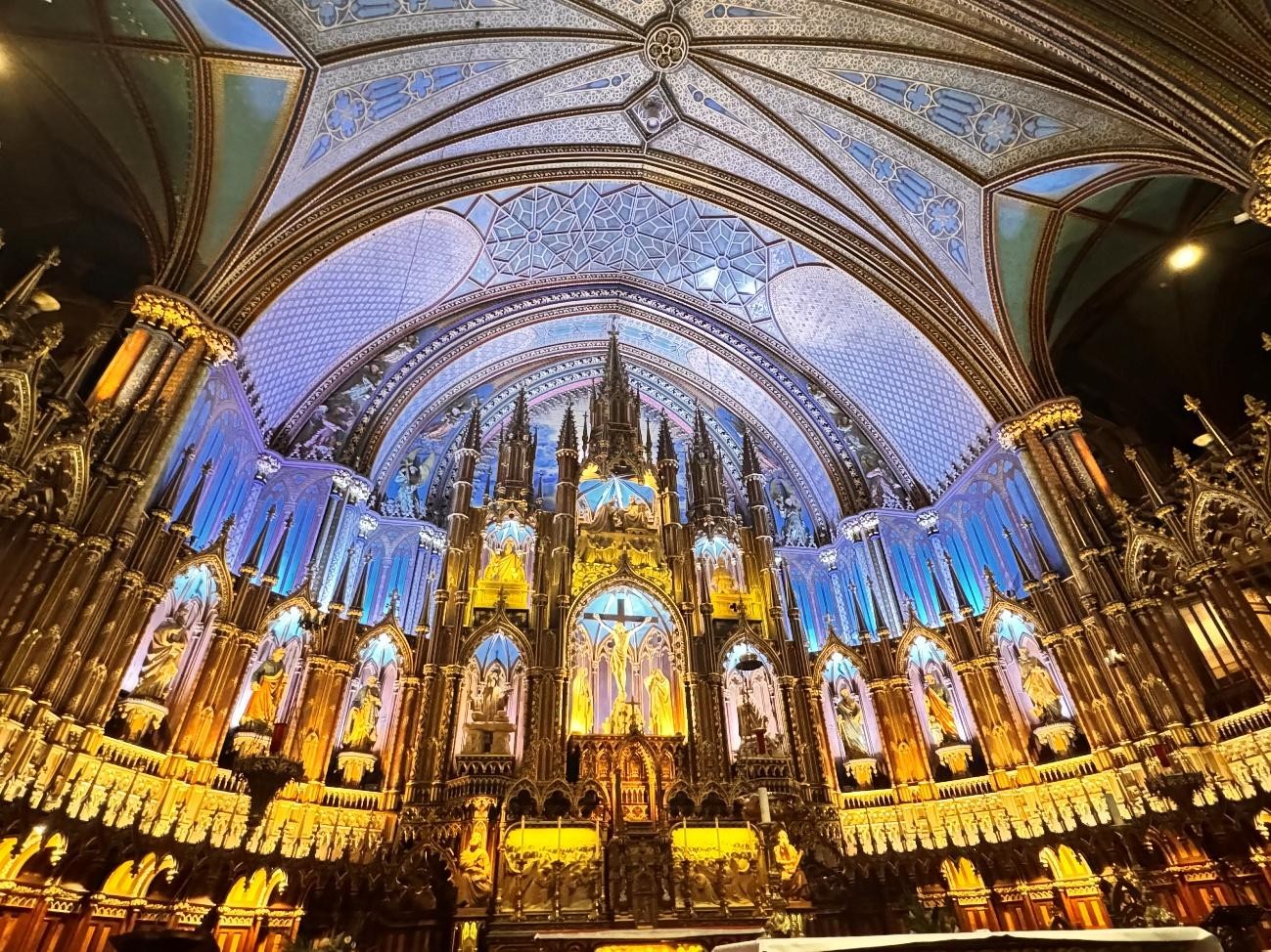 Fé, luz e história: A surpreendente rota de turismo religioso e imersivo no Canadá