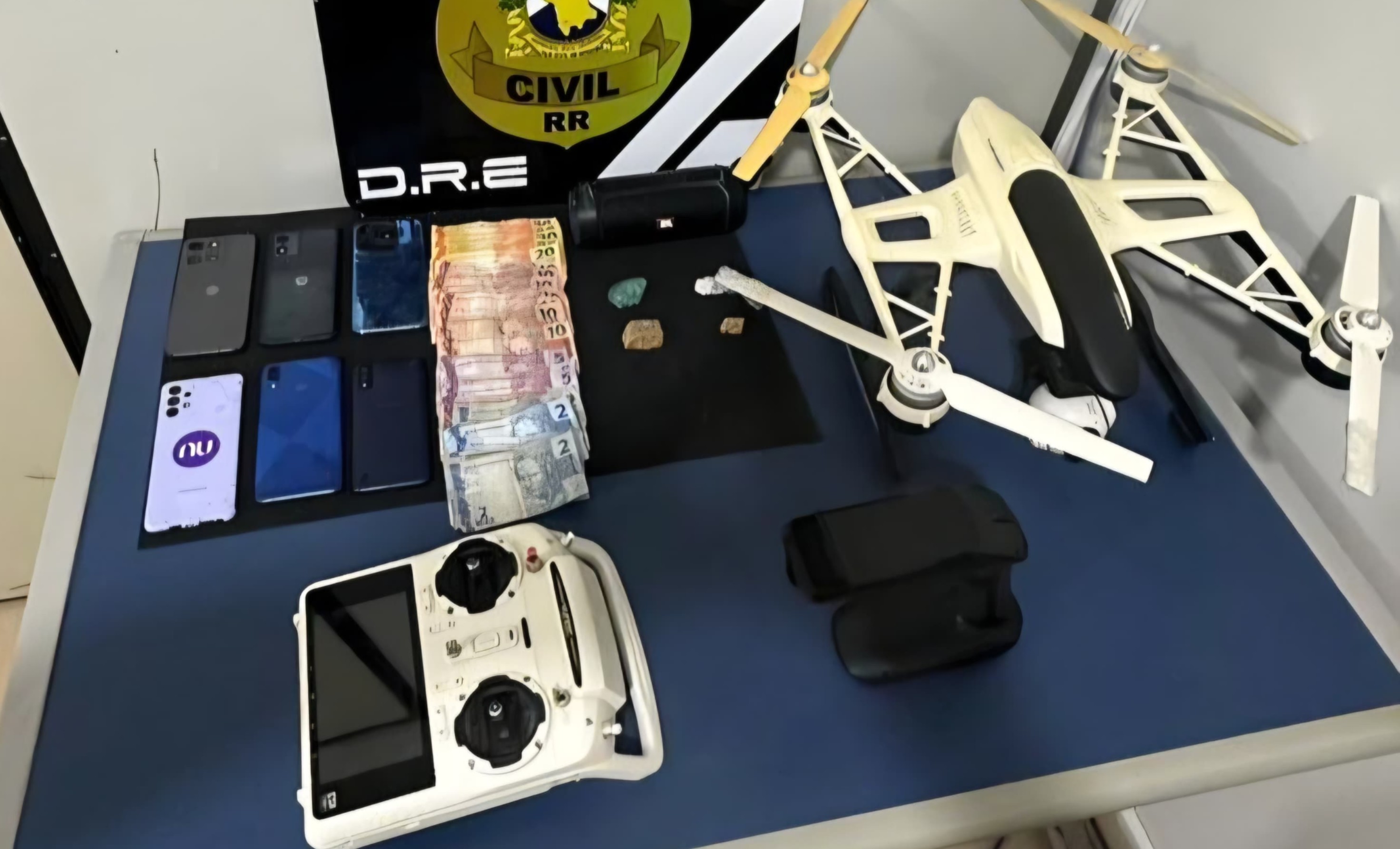 Três pessoas são presas em ponto de venda de drogas próximo a escola estadual em Boa Vista