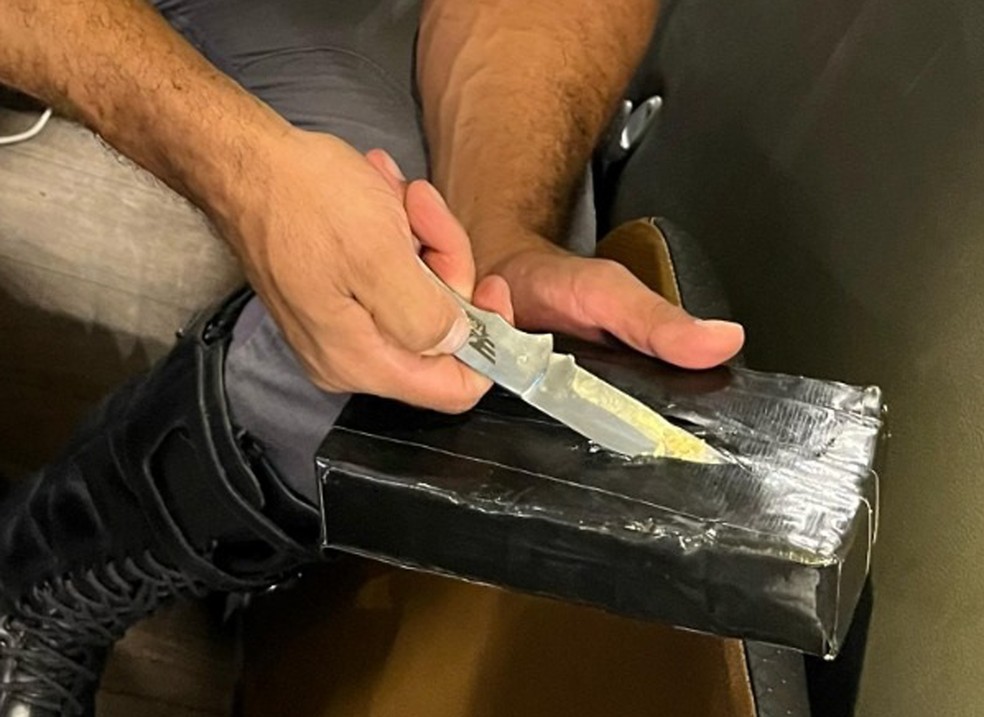 Homens são presos por tráfico de drogas em Regente Feijó (SP) — Foto: Polícia Rodoviária