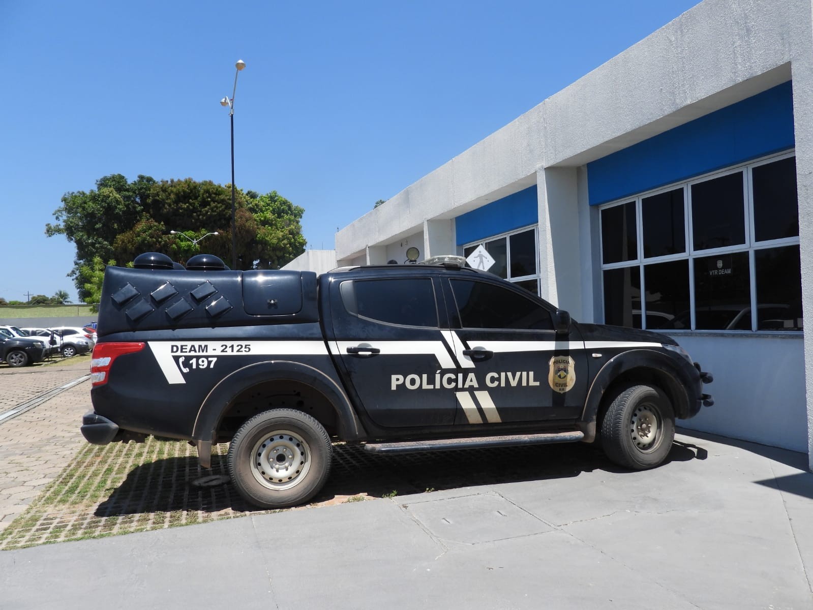 Ex-companheiro esfaqueia mulher na mão esquerda após discussão em bar de Boa Vista