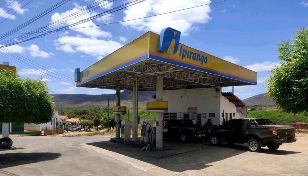Posto clandestino é interditado pelo Decon na zona rural de Boa Viagem. — Foto: MPCE/ Divulgação