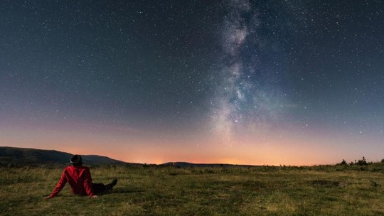 O que é 'tomar banho de estrelas', nova tendência de bem-estar - Foto: (Getty Images via BBC)