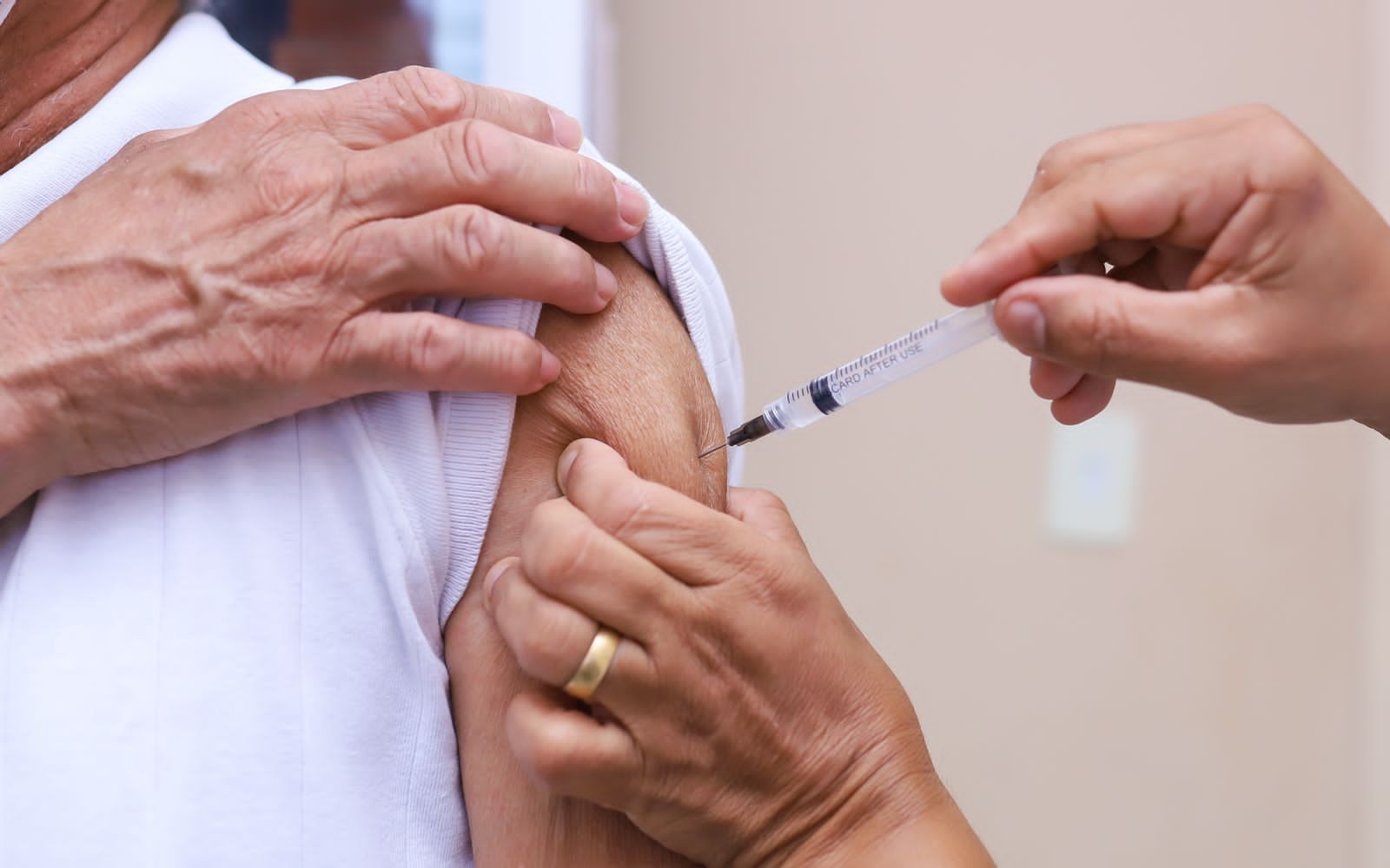 Aracaju amplia oferta da vacina contra a gripe