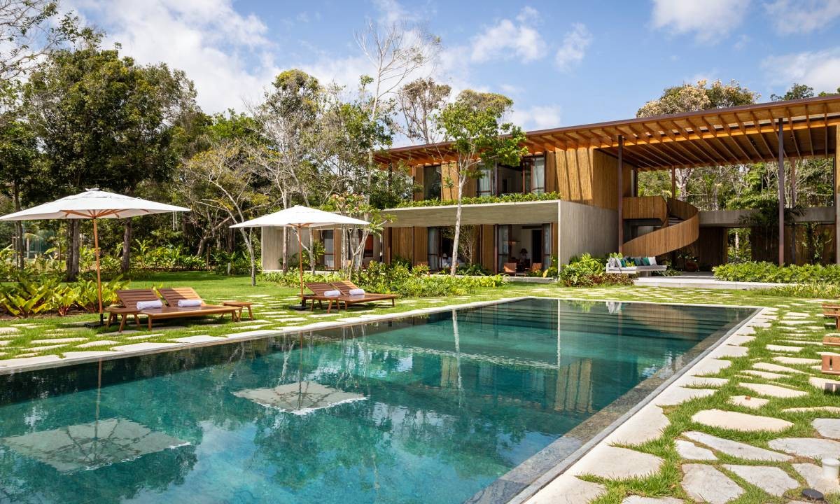 Conheça mansão de luxo em Trancoso que teve destaque em plataforma internacional de arquitetura 