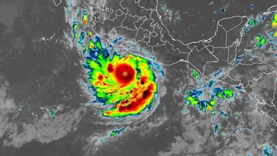 Furacão Polo ganha força em tempo recorde em meio a 'super El Niño'