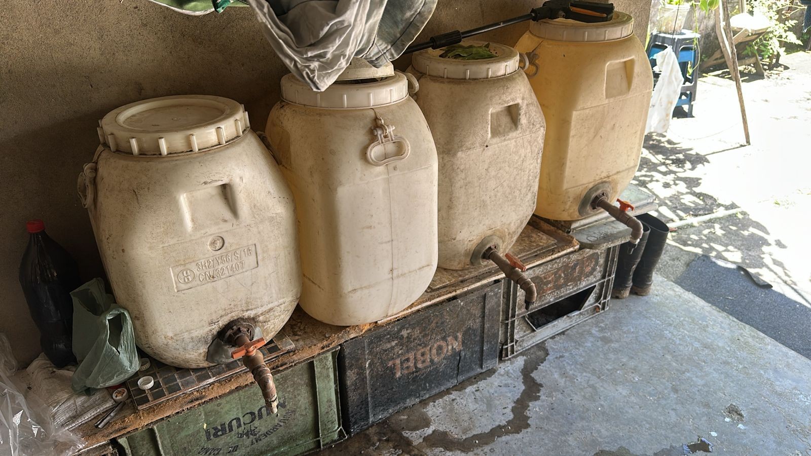 Polícia e Vigilância Sanitária apreendem grande quantidade de bebidas falsificadas em Quipapá