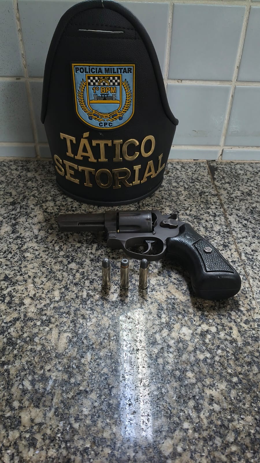 Homem é preso com arma durante abordagem em Boa Vista