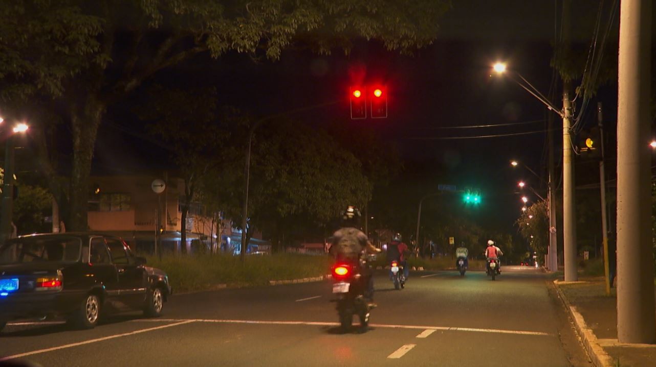 Furar o sinal vermelho é liberado em Maceió; saiba os horários