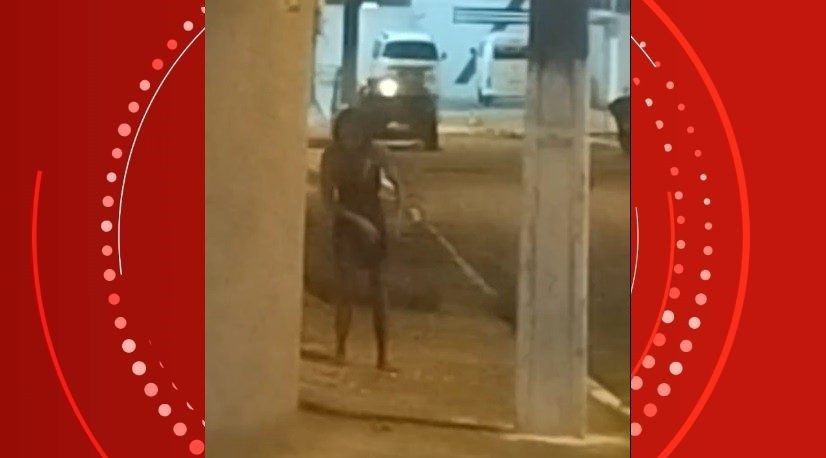 VÍDEO mostra mulher pedindo ajuda após ser esfaqueada em Maceió; suspeito é o marido, que é PM