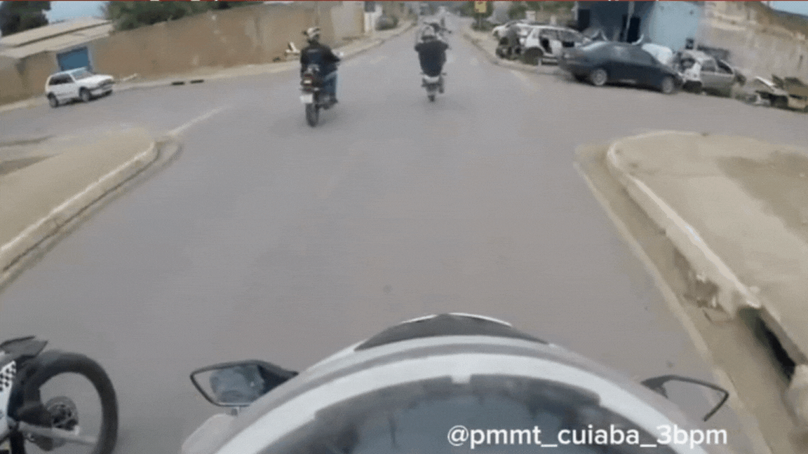 VÍDEO mostra perseguição policial contra suspeito dando 'grau' de moto que termina em prisão em MT