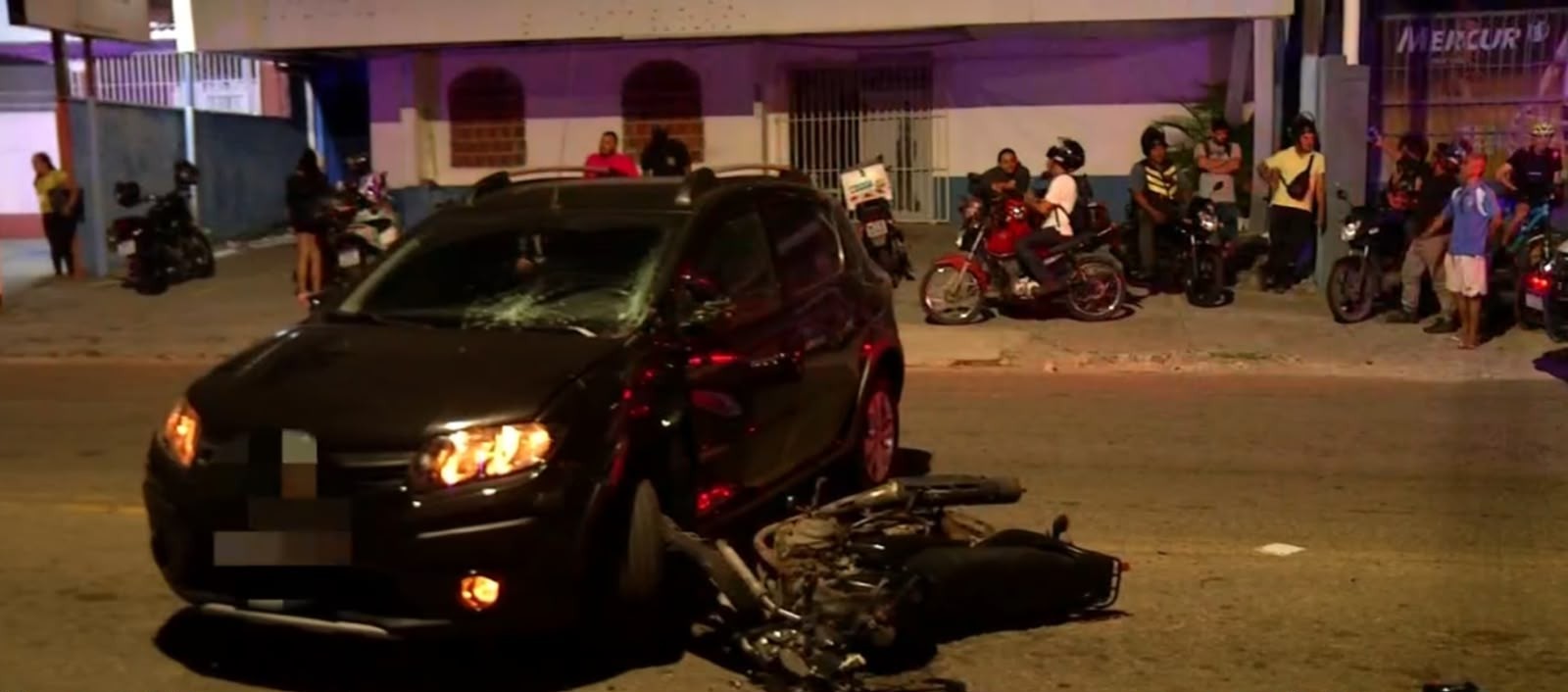 Motociclista falece em acidente com carro na Avenida Jaguarari, em Natal