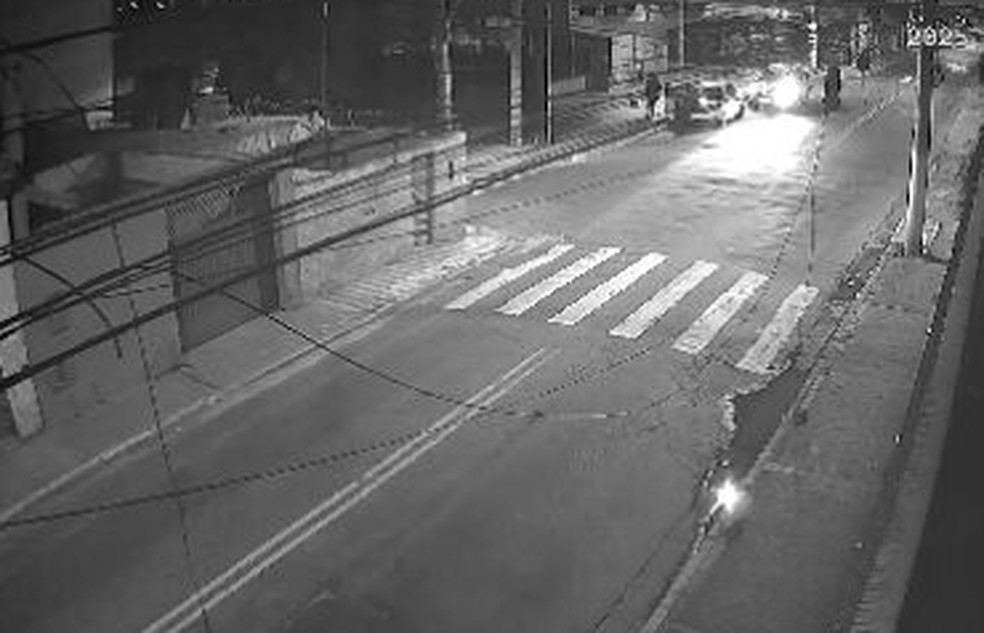 Policiais furtam placas de carro na Zona Leste de SP | Foto: Reprodução/TV Globo