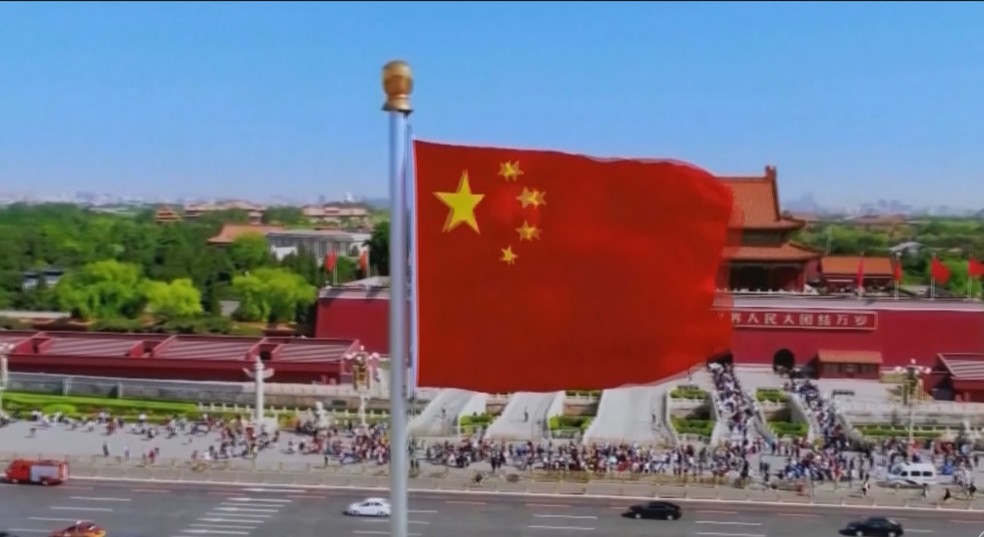 China reage à nova taxação dos EUA e anuncia tarifas sobre exportações americanas — Foto: Jornal Nacional/ Reprodução