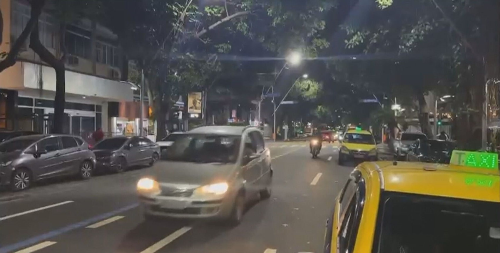 Rapaz de 23 anos é baleado durante tentativa de assalto no Leblon, na Zona Sul do Rio; VÍDEO