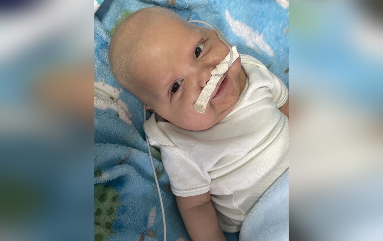 Justiça determina transferência, mas bebê com doença rara segue sem vaga no interior de SP: 'Descaso', diz mãe