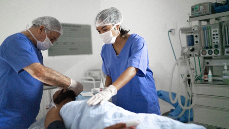 Pós-Unifor qualifica enfermeiros para atuar com excelência em terapia intensiva